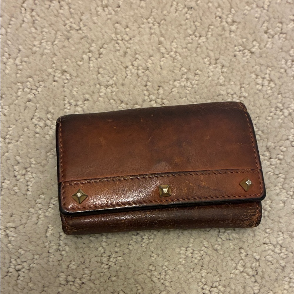 vintage Gucci leather studded “Nailhead” 6-key holder 👝